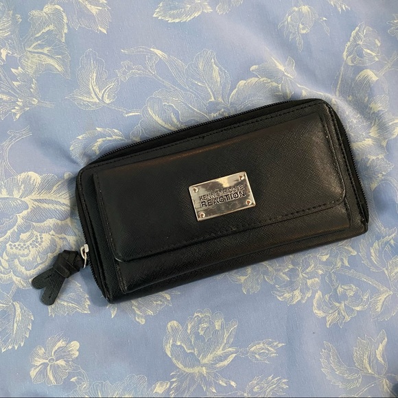 Kenneth Cole Reaction Handbags - Black Kenneth Cole Reaction Wallet